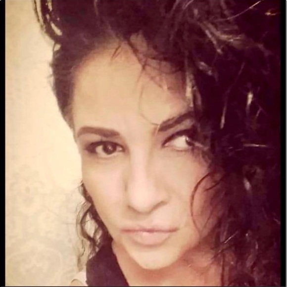 Meet your Posher, Ana - Picture 1 of 1